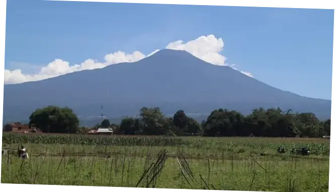 Aktivitas Gunung Slamet Meningkat, Warga Diminta Waspada