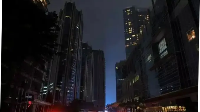 DKI Rencanakan Pemadaman Lampu Serentak Tiga Kali untuk Menghemat Energi dan Mengurangi Emisi Karbon