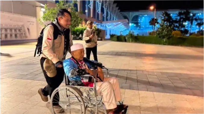 Haji Ramah Lansia: Petugas Sektor 2 Madinah Jemput Bola Layani Jemaah