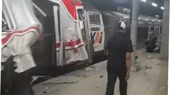 Kecelakaan Kereta di Stasiun Bekasi Timur: Kronologi dan Dampak