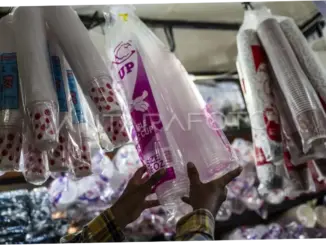 Pemerintah Bahas Mitigasi Dampak Kenaikan Harga Plastik