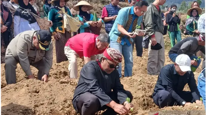 Pemkab Temanggung Gelar Tradisi Wiwit Tanam Tembakau