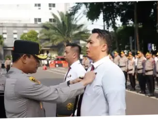 Personel Polda Metro Diberi Pin Emas Ungkap Peredaran Sabu 516 Kg