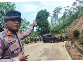 Polisi Tutup Jalur Selatan Garut Dampak Longsor di Bungbulang