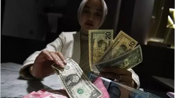 Rupiah Menguat pada Jumat Pagi, Capai Rp17.083 per Dolar AS