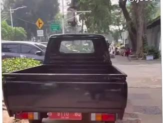 Satpol PP Minta Maaf Atas Mobil Pelat Merah yang Parkir di Trotoar