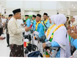 Taj Yasin Lepas JCH Kloter I dari Embarkasi Solo