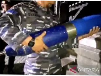 TNI AL Amankan Temuan Benda Mirip Rudal di Takalar