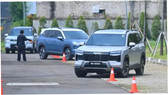 Wuling Eksion: Revolusi Otomotif dengan Teknologi Hybrid dan Listrik