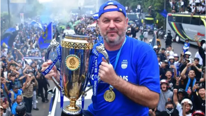 Bojan Hodak dan Persib Bandung: Antara Kontrak dan Nominasi Penghargaan