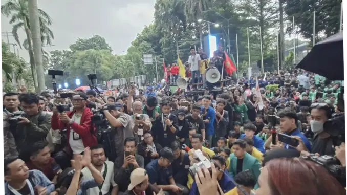 Demo Hari Ini di Jakarta: Polisi Siapkan 14.237 Personel dan Warga Diminta Waspada