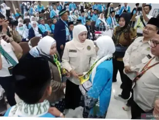 Gubernur Jatim Lepas Kloter Pertama JCH Embarkasi Surabaya
