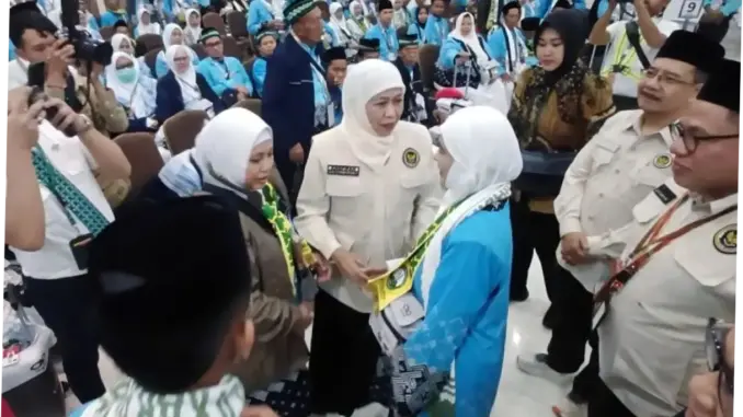 Gubernur Jatim Lepas Kloter Pertama JCH Embarkasi Surabaya