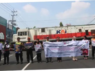 Harkitnas, KAI Daops 7 Madiun Gandeng Gen Z Aksi Keselamatan Sebidang di Kediri