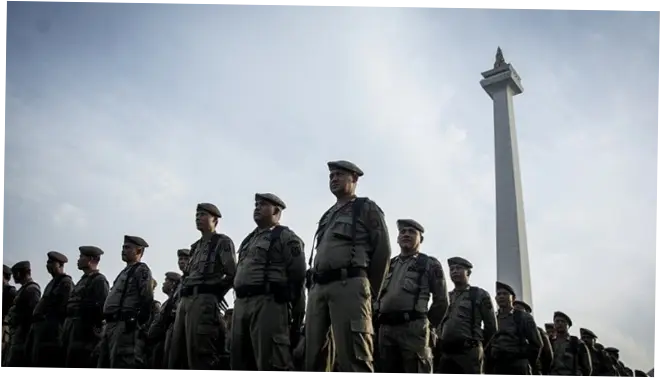 Kelelahan Personel Satpol PP DKI Jakarta Menjadi Sorotan