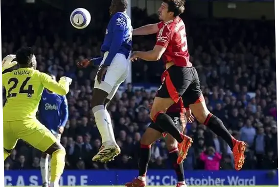 Pertandingan Menegangkan: Everton vs Man City Berakhir Imbang 3-3