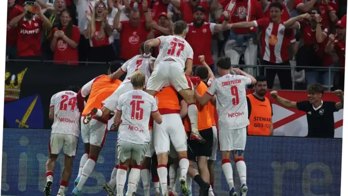 Rot-Weiss Essen Mengetuk Pintu Liga 2: Gol Impian dan Aksi Suporter yang Luar Biasa