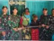 Yonarmed 12 Kostrad Terima Senjata Api dari Warga di Perbatasan